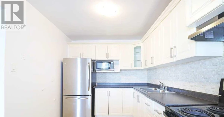 1237E Woodbine Avenue, Toronto, ON, M4C 4E5 - 12