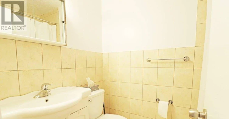 1237E Woodbine Avenue, Toronto, ON, M4C 4E5 - 13