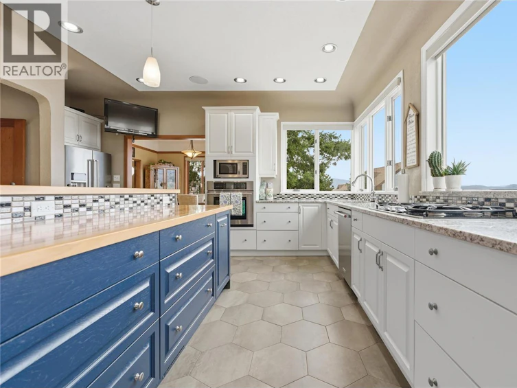 5928 L & A Road, Vernon, BC, V1B 3P9 - 5
