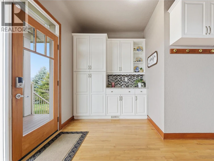 5928 L & A Road, Vernon, BC, V1B 3P9 - 4