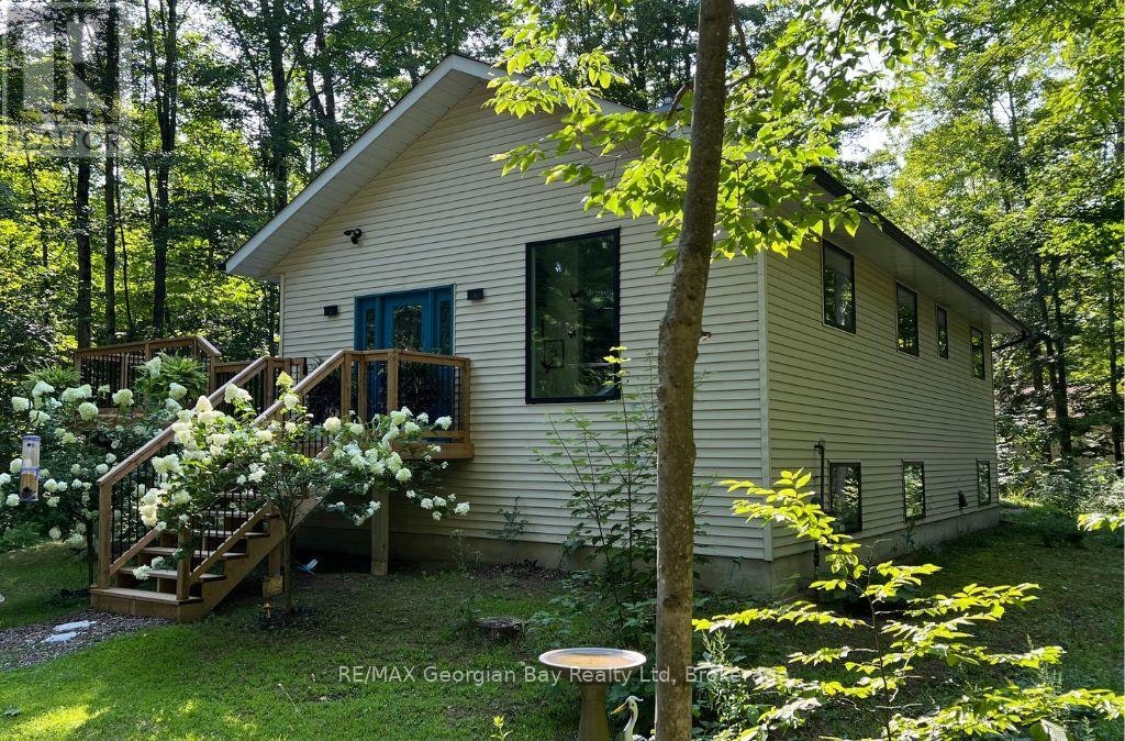 2 Belle Vue Avenue, Tiny, ON, L9M 0H5