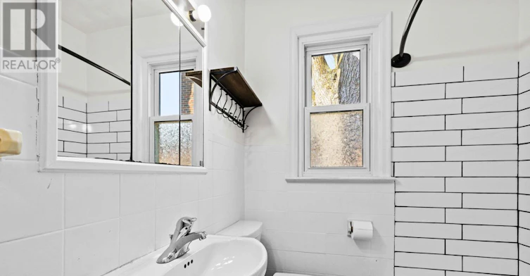 661 Rubidge Street, Peterborough, ON, K9H 4G2 - 11