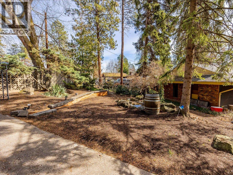 15 Bello Road, Kelowna, BC, V1V 1B9 - 48