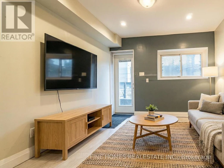 48 Carr Street, Toronto, ON, M5T 1B7 - 4