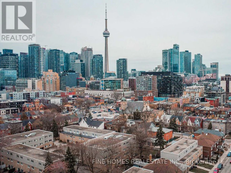 48 Carr Street, Toronto, ON, M5T 1B7