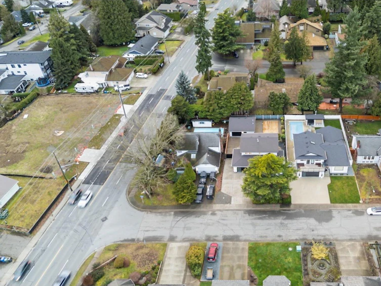 2451 Grosvenor Place, Abbotsford, BC, V2S 6R5 - 37