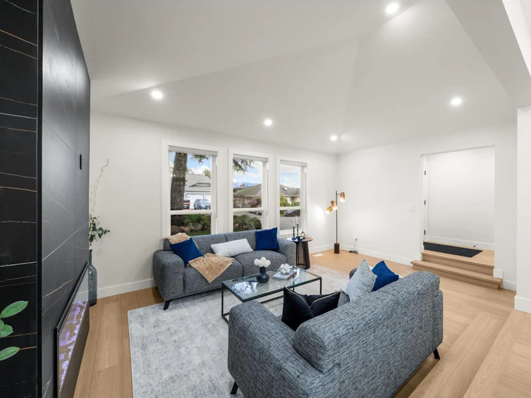 2451 Grosvenor Place, Abbotsford, BC, V2S 6R5 - 4