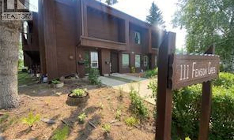7-111 Fenson Crescent