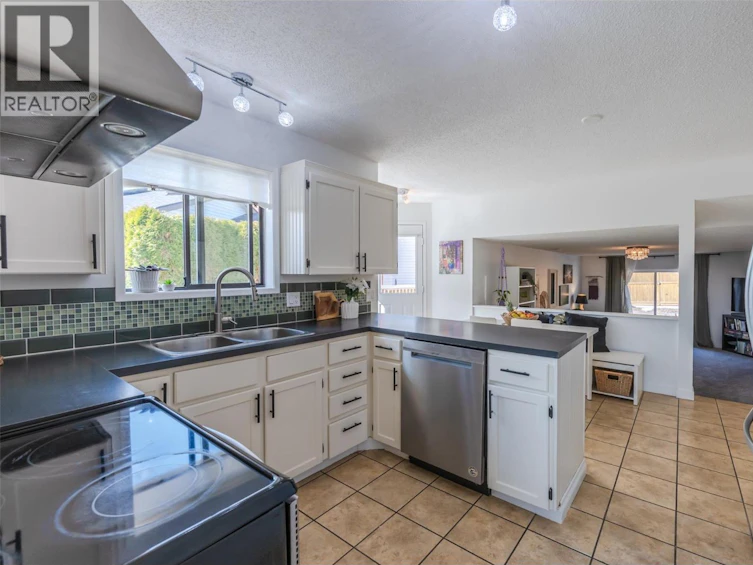 144 Adamson Place, Penticton, BC, V2A 7R9 - 9