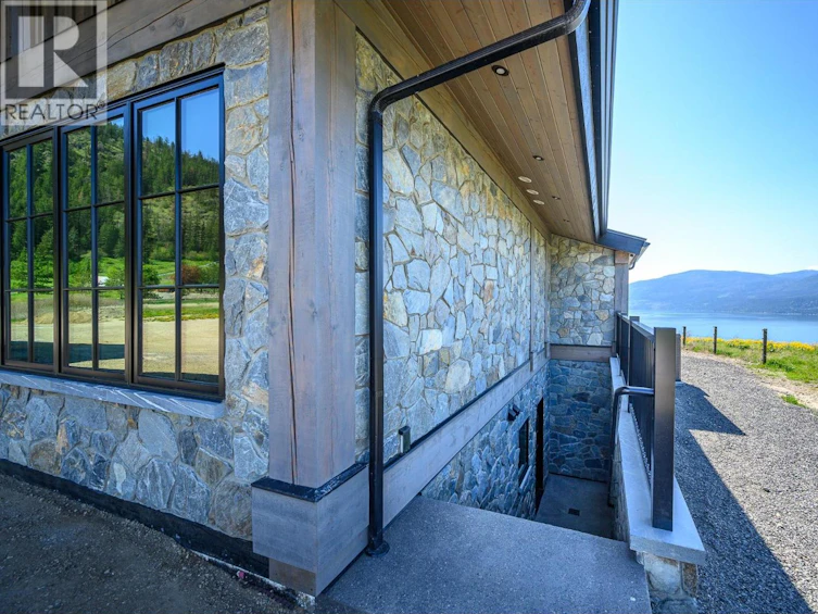 8399 Bench Row Road, Vernon, BC, V1H 1H3 - 21