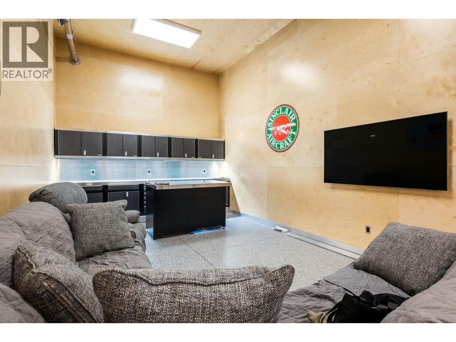 8399 Bench Row Road, Vernon, BC, V1H 1H3 - 31