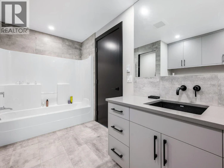 8399 Bench Row Road, Vernon, BC, V1H 1H3 - 34