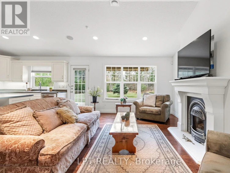 10023 Jenna Road, Lambton Shores, ON, N0M 1T0 - 10