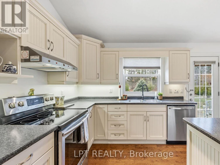 10023 Jenna Road, Lambton Shores, ON, N0M 1T0 - 16