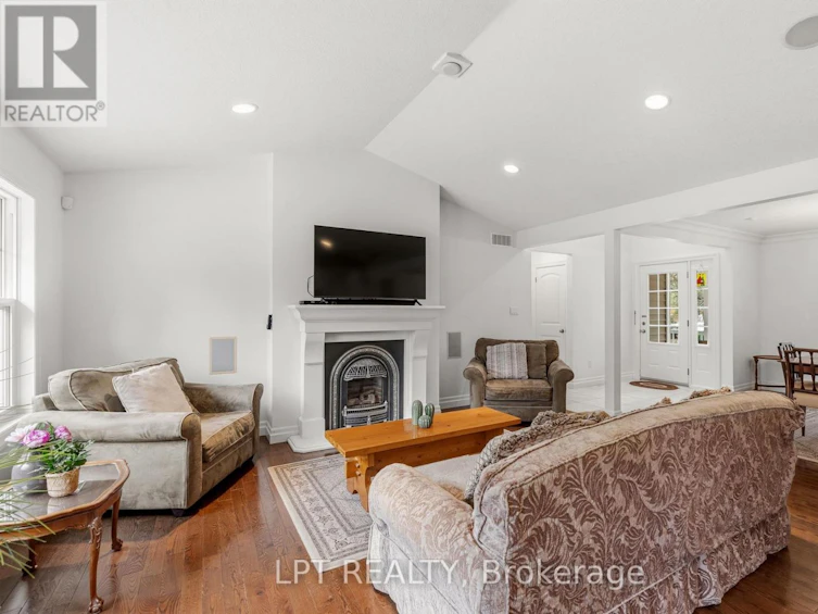 10023 Jenna Road, Lambton Shores, ON, N0M 1T0 - 13