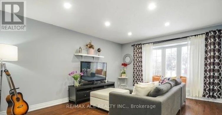 UPPER-45 Snowball Crescent, Toronto, ON, M1B 1S5 - 2