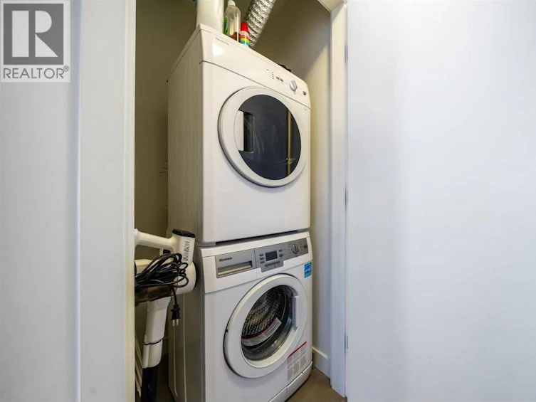 401-8850 University Crescent, Burnaby, BC, V5A 4Y8 - 7