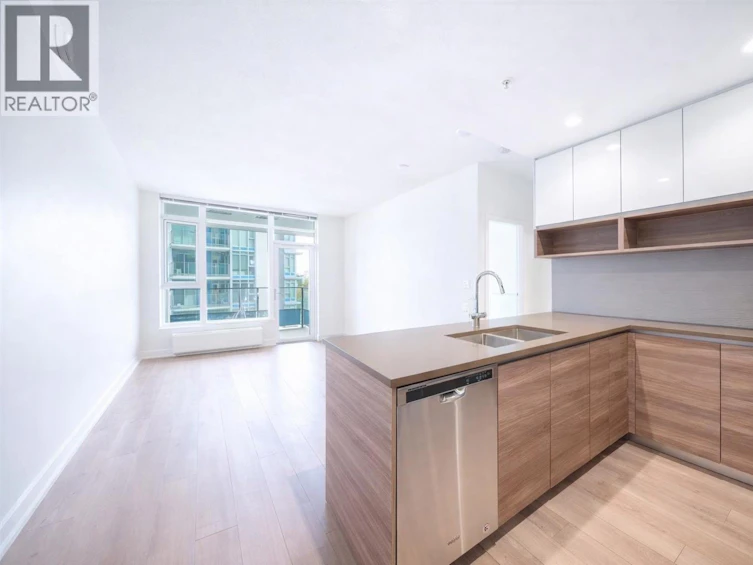 401-8850 University Crescent, Burnaby, BC, V5A 4Y8 - 3