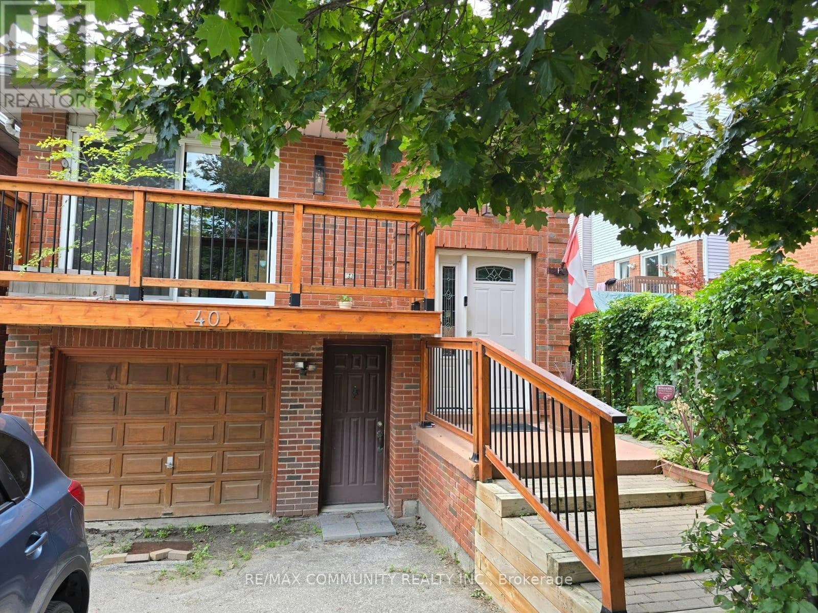 40 Massie Street, Toronto, ON, M1S 3Z6