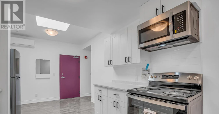 302-2820 Danforth Avenue, Toronto, ON, M4C 1M1 - 3