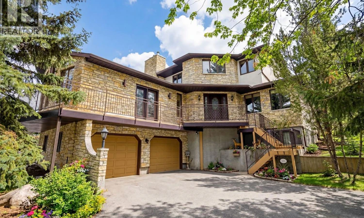 250 Prospect Crescent
