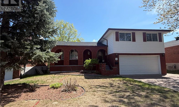 34 Village Crescent