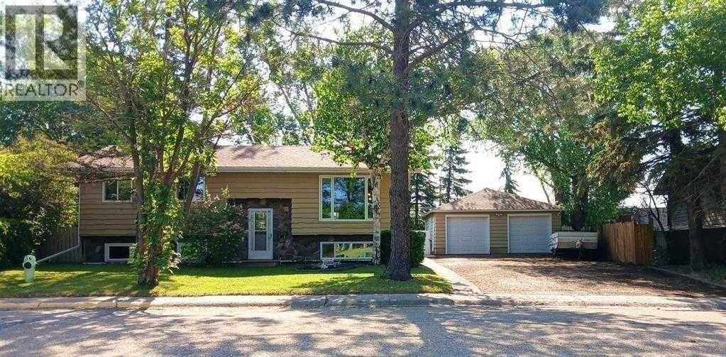 3808 49a Avenue, Innisfail, AB, T4G 1J2