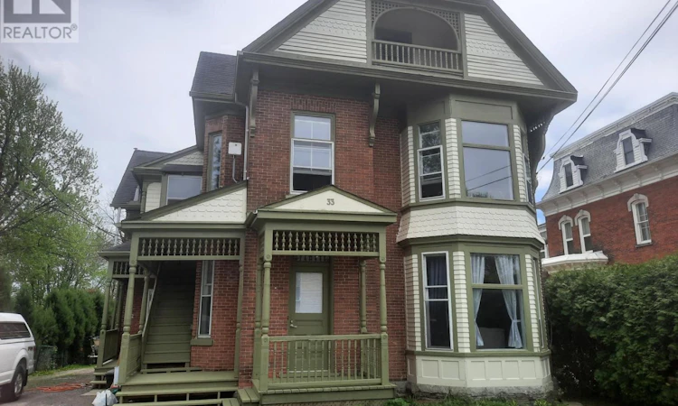 33 Lakeshore Drive