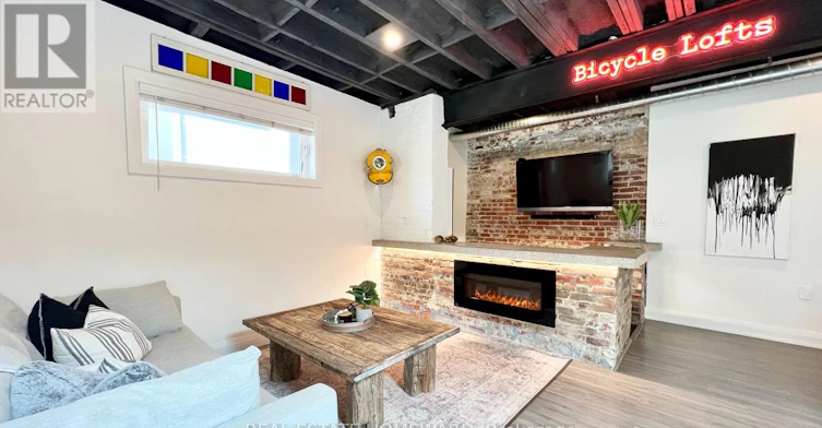 1233 Dundas Street E, Toronto, ON, M4M 1S4 - 2