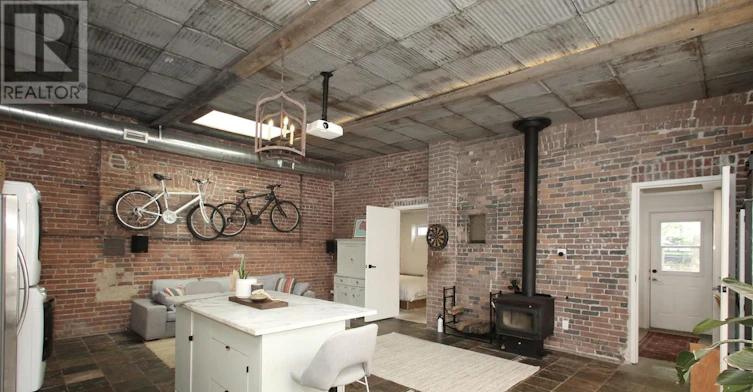 147 Boston Avenue, Toronto, ON, M4M 2T8 - 6