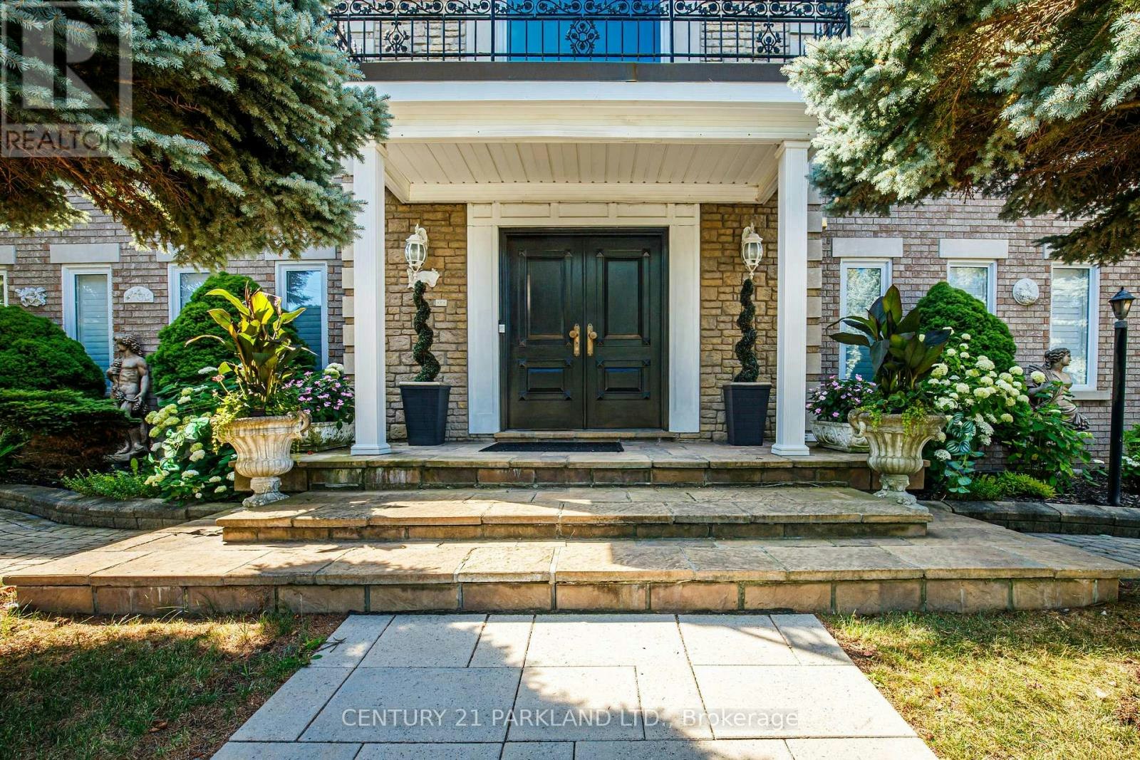 1 Radley Street, Vaughan, ON, L4L 8J7