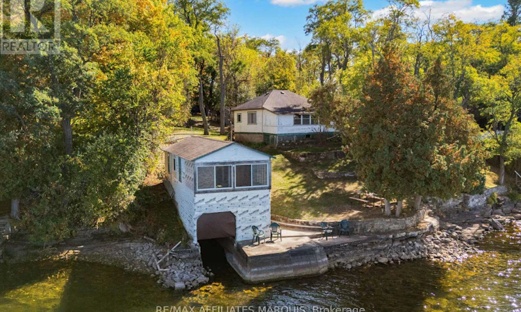 6-R9 Rideau Ferry Road
