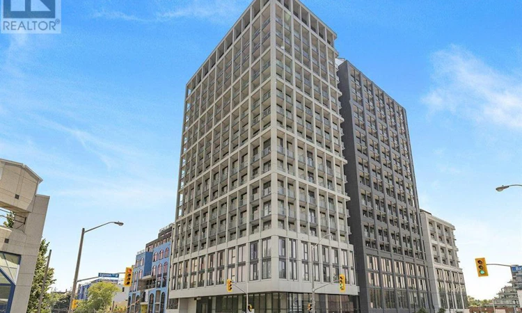 821-2020 Bathurst Street