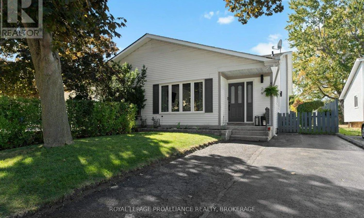 26 Woodstone Crescent