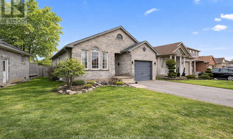 17 Cottonwood Drive E