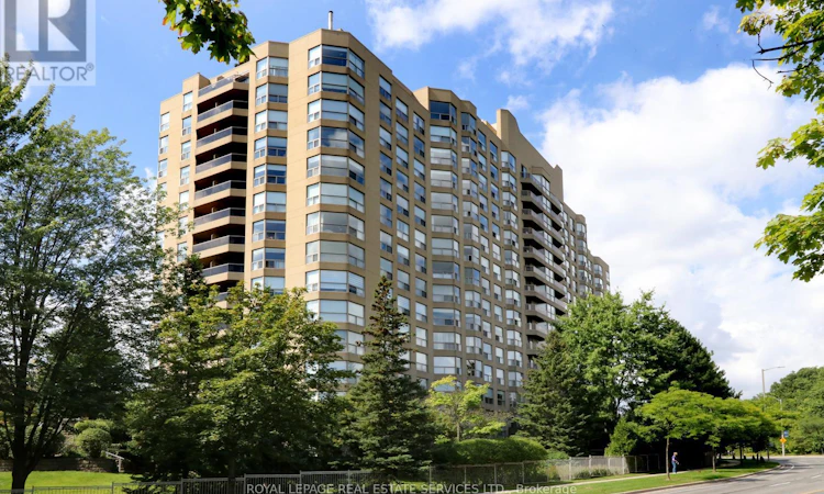 804-1800 The Collegeway