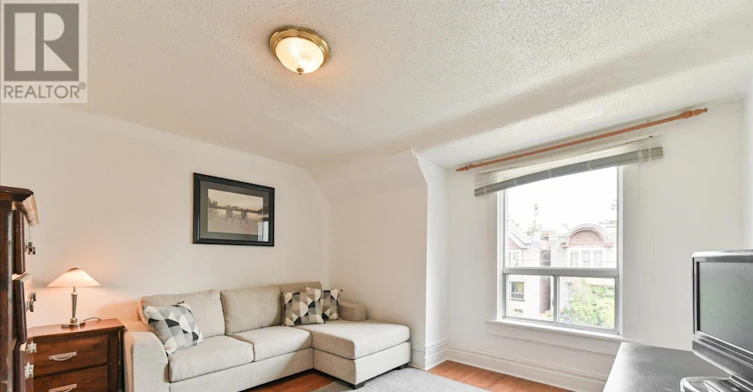 UPPER-13 Silver Avenue, Toronto, ON, M6R 1X9 - 6
