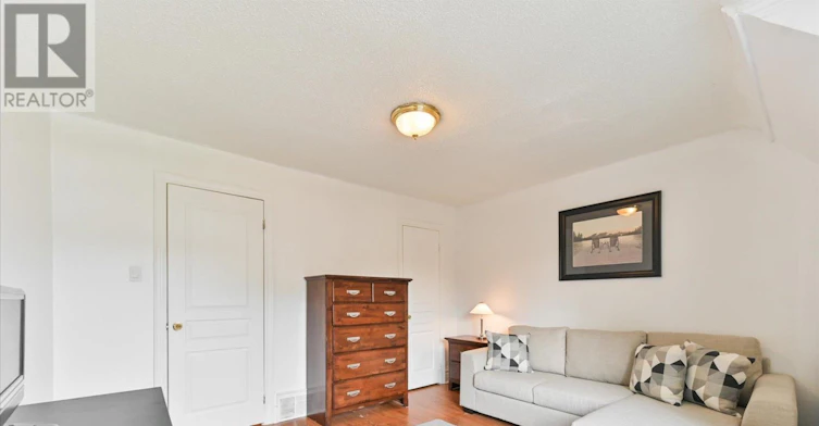 UPPER-13 Silver Avenue, Toronto, ON, M6R 1X9 - 7