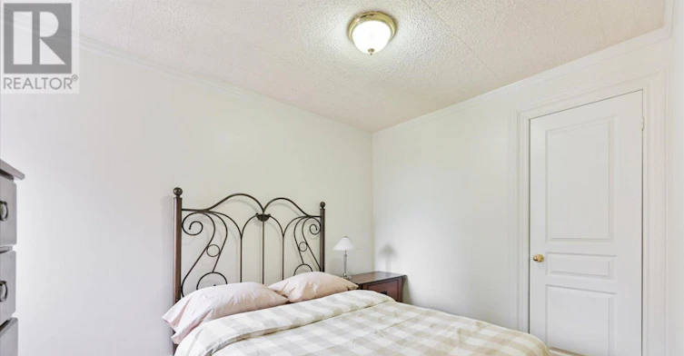 UPPER-13 Silver Avenue, Toronto, ON, M6R 1X9 - 8