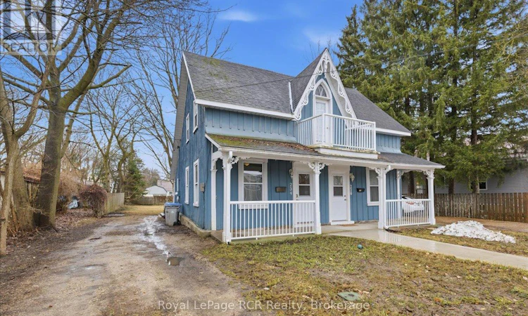 234 Elma Street E