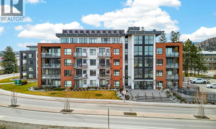 303-875 University Drive