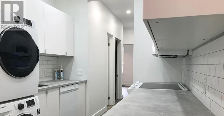 ROOM 3-344 Bartlett Avenue N, Toronto, ON, M6H 3G7 - 4