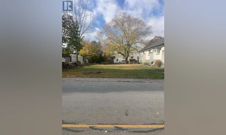W/S Fielden Avenue