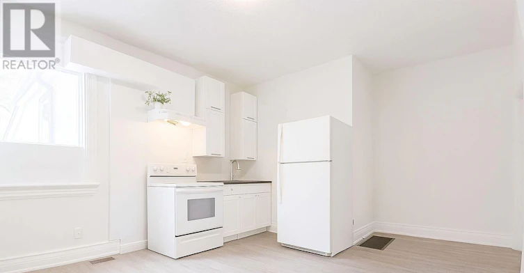 MAIN-207 Gamble Avenue, Toronto, ON, M4J 2P4