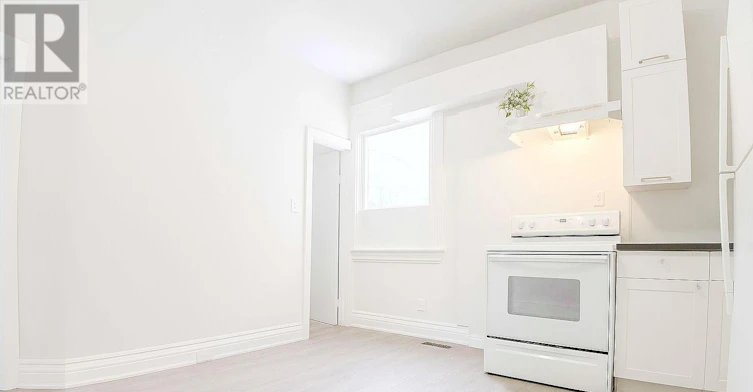 MAIN-207 Gamble Avenue, Toronto, ON, M4J 2P4 - 2
