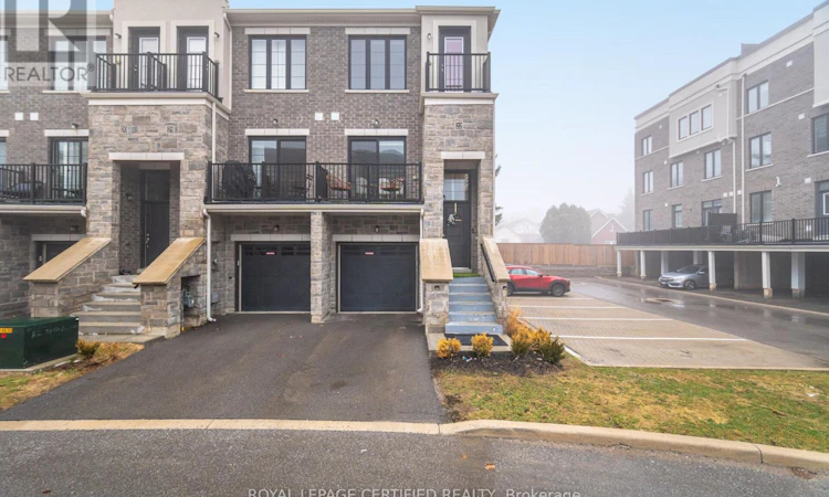 22-383 Dundas Street E