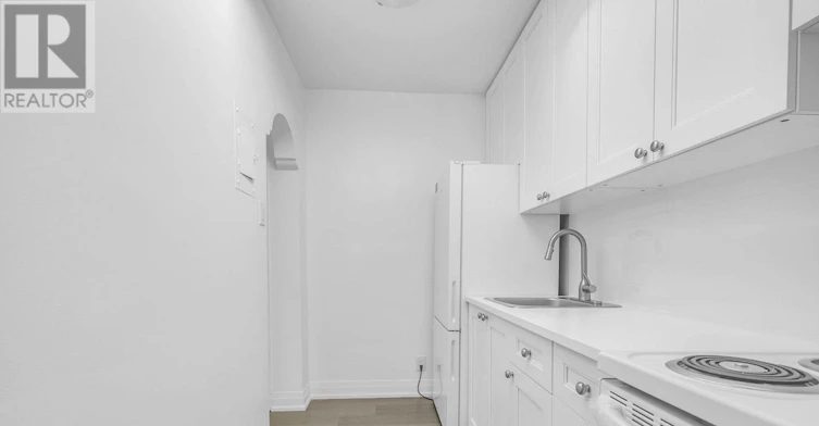 1-894 Eglinton Avenue W, Toronto, ON, M2K 1B7 - 14