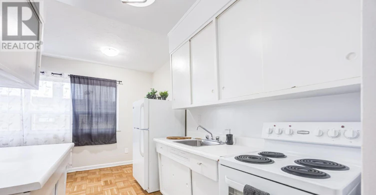 206-101 Coe Hill Drive, Toronto, ON, M6S 3E3 - 11