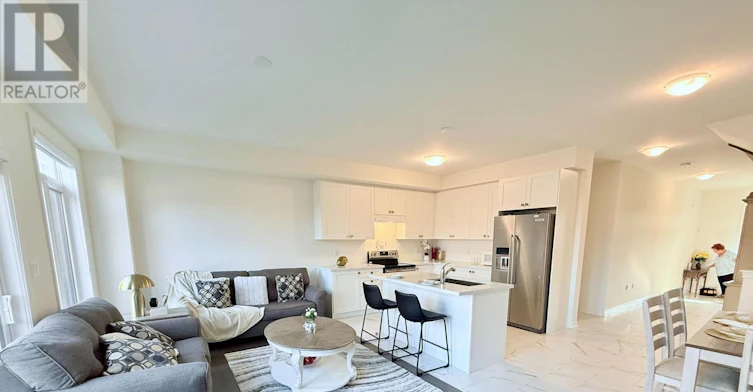 2229 Grainger Loop, Innisfil, ON, L9S 0N1 - 11