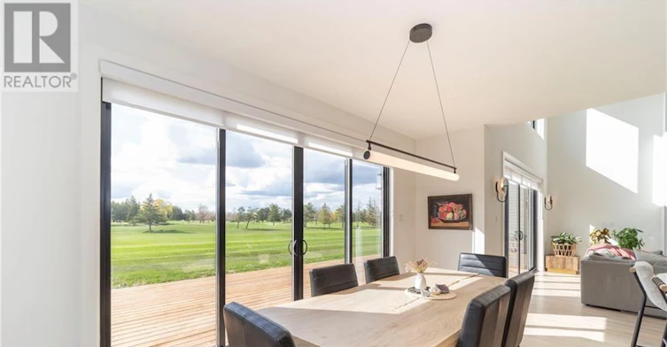 17 Trailway Circle, Ottawa, ON, K2S 1B9 - 14